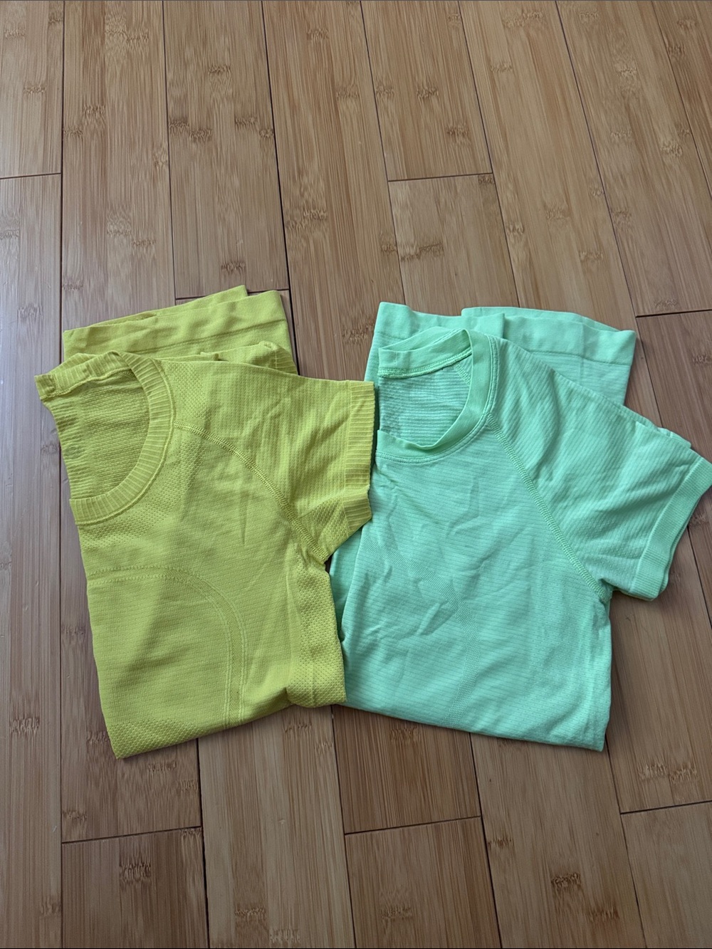 2 Lululemon Swiftly Tech